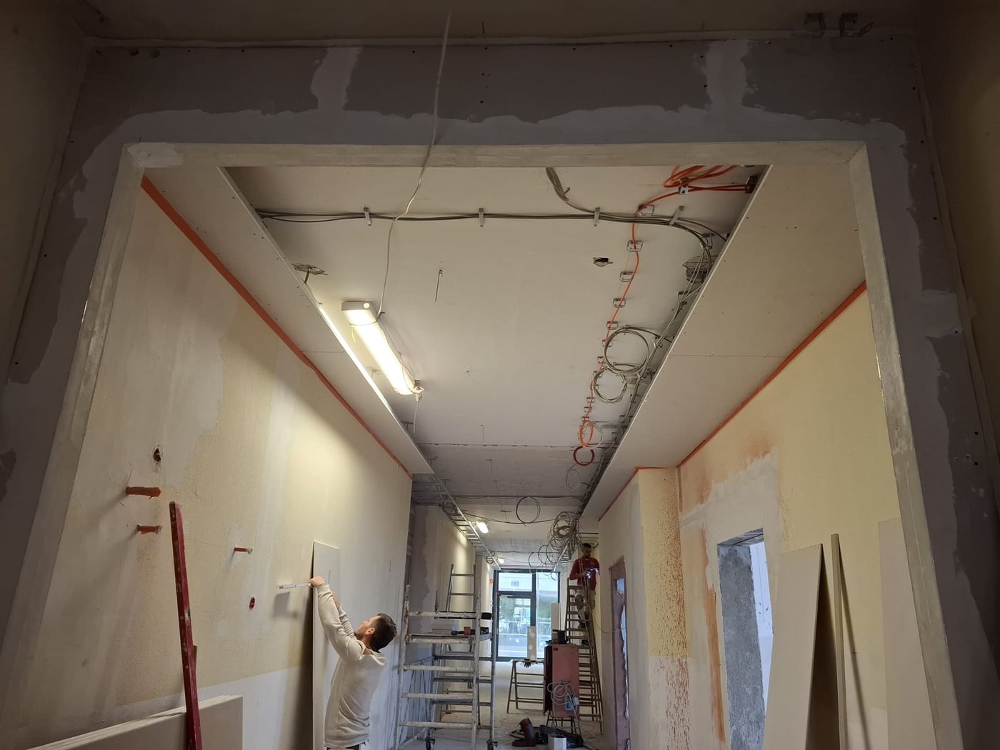 Alle neun Leistungen — Arbeit von Aurel Lazar im Raum Merzig